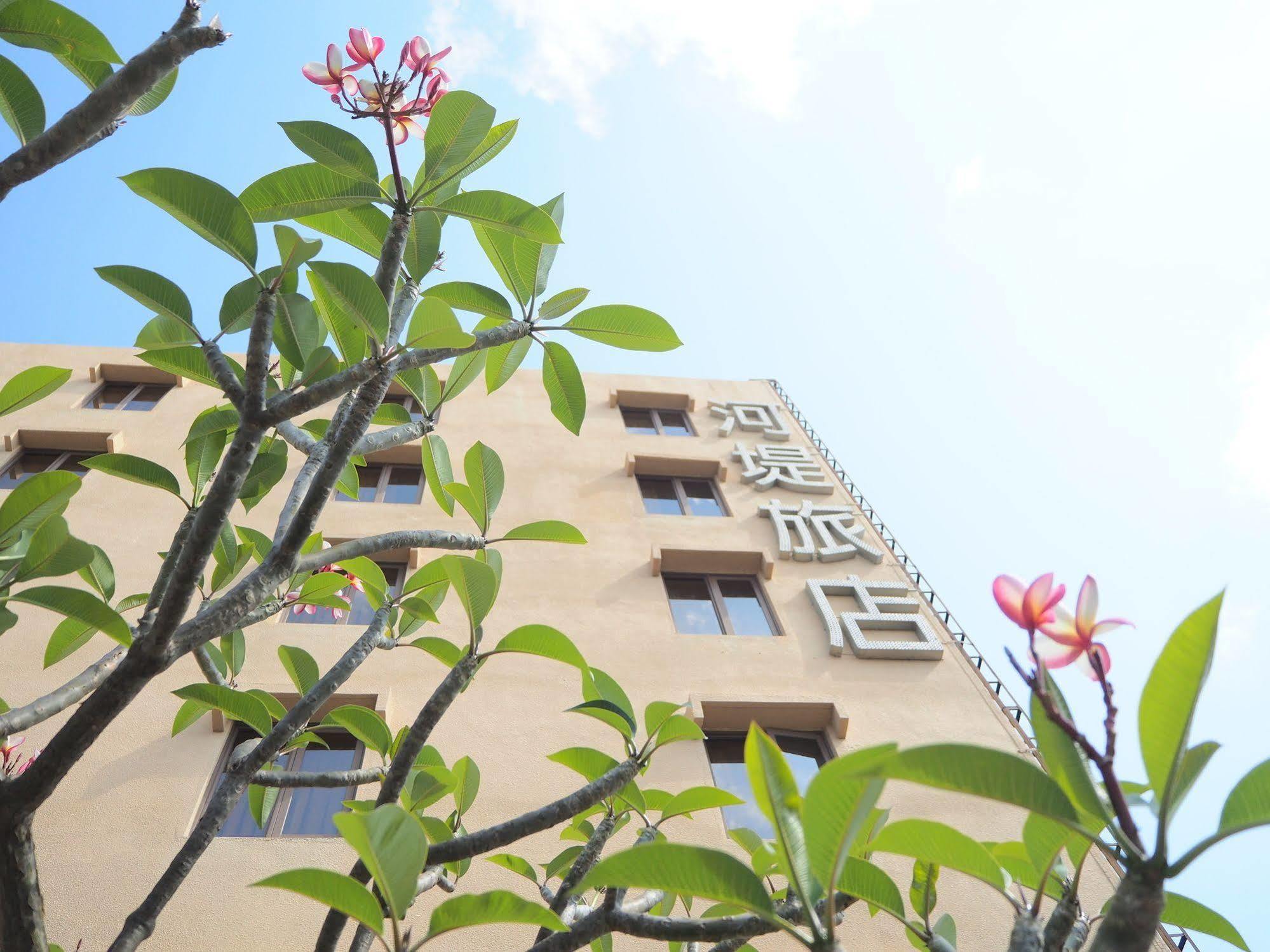 The Riverside Hotel Heng-ch'un Buitenkant foto